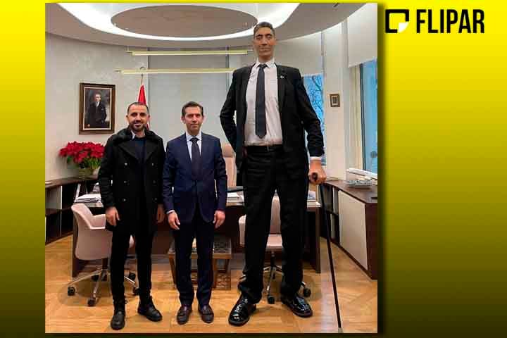 O homem mais alto do mundo precisa de muletas para se locomover . Ele é o único muito alto na família. O pai e os irmãos de Sultan têm estatura média. 