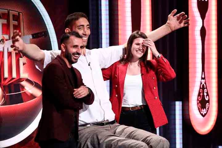 De acordo com o Guinness Book, a altura de Kösen o impediu de terminar a escola. 