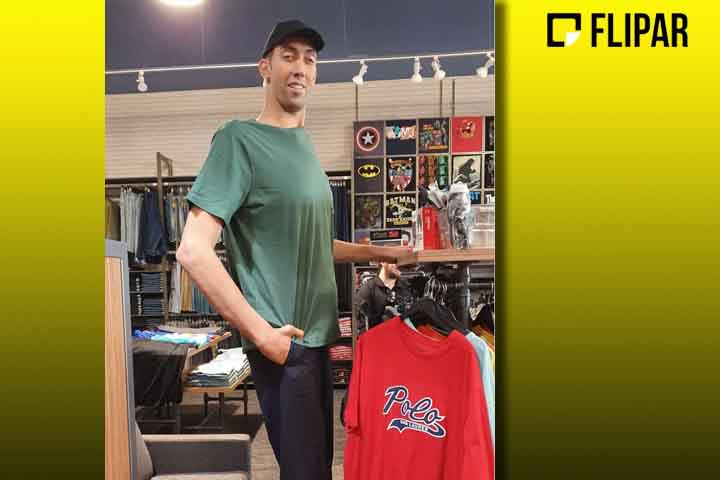 A dupla está registrada no Livros dos Recordes (Guinness Book) devido a seus tamanhos extremos (para cima ou para baixo), sem paralelo na atualidade. 
