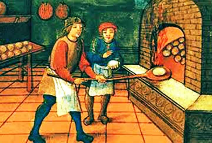 Acredita-se que os egípcios, em torno do ano 7 mil a.C., foram os primeiros a usar fornos de barro para assar pães. 
