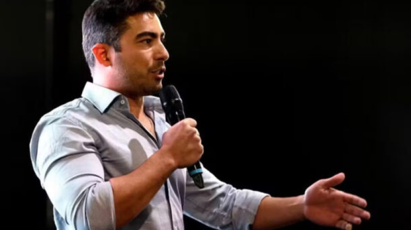 Dirigente do Alvinegro comparou fluxo de contratação a financiamento imobiliário e citou Leila Pereira, presidente do Palmeiras