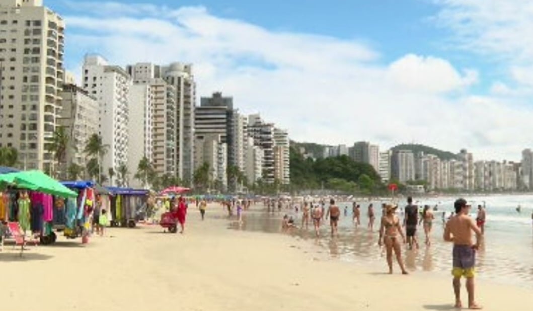 Um dos locais mais procurados pelos banhistas é o litoral paulista, que tem 622 quilômetros de extensão, abrangendo 15 municípios.
