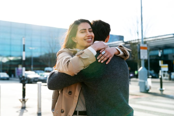 “Se você quiser mais tempo para se despedir, pode utilizar a área de estacionamento. Por lá são 15 minutos grátis, disse Bono.