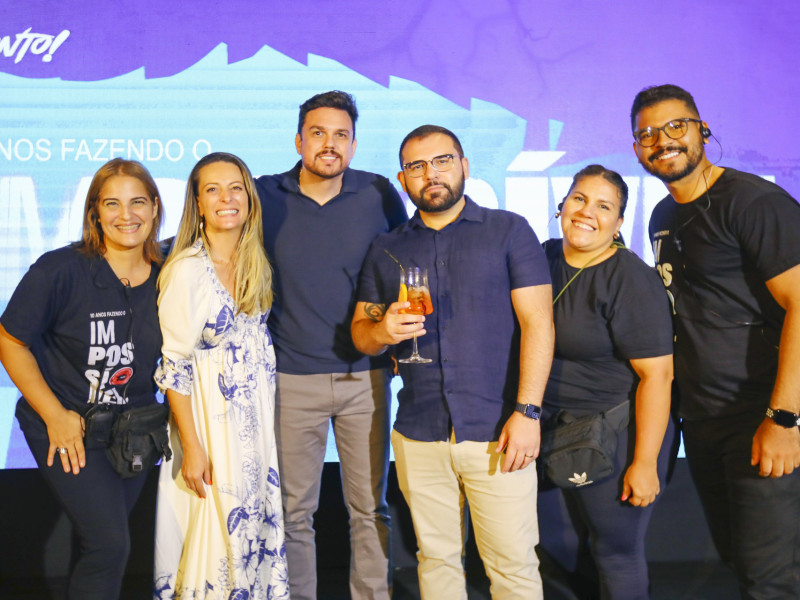 Os organizadores da festa de 10 anos da Pronto! junto a Isabel Mezencio, Dinho Mancini e Rafael Barroso