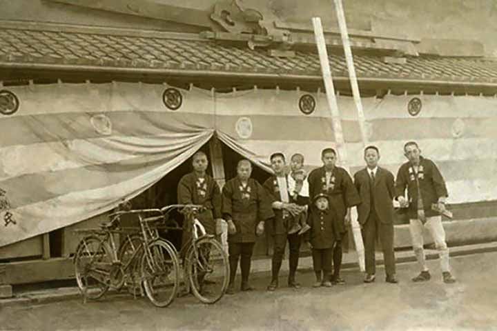 1º lugar: Kongo Gumi - Fundado em 578 (há 1.446 anos), é uma empresa de construção de Osaka, no Japão. 
