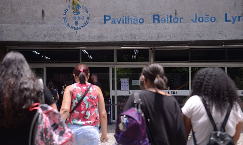 No mesmo ano, o Inep começou a fazer uma coleta de dados a respeito de deficiência ou condição específica dos participantes do Enem. 