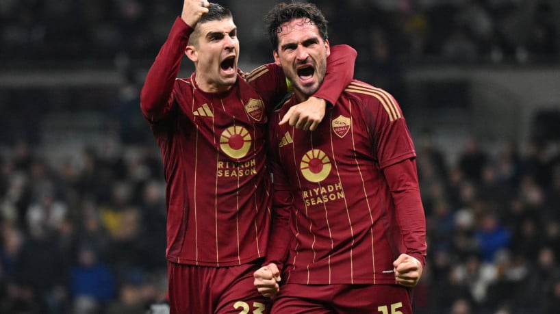 A Roma enfrenta o Como pelo Campeonato Italiano 