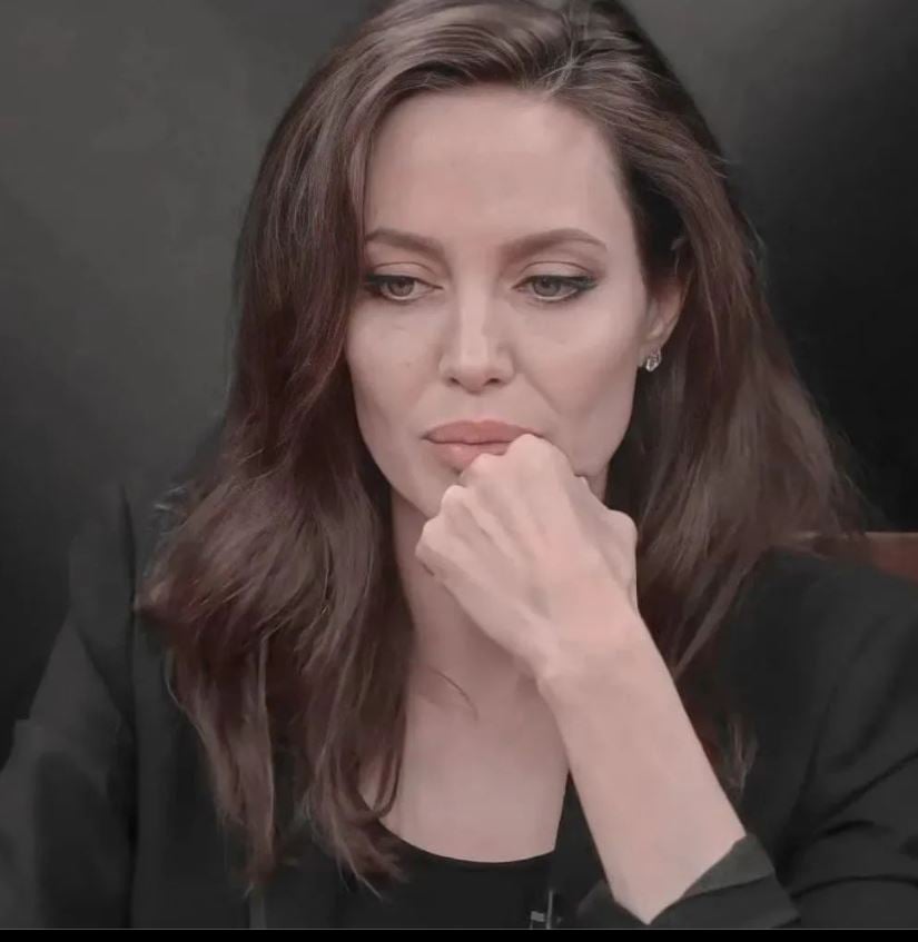 A atriz Angelina Jolie obteve uma vitória na Justiça contra Brad Pitt, seu ex-marido. O ator terá que tornar públicos e-mails, mensagens de textos e outras manifestações escritas a respeito do processo de venda de uma vinícola francesa. 
