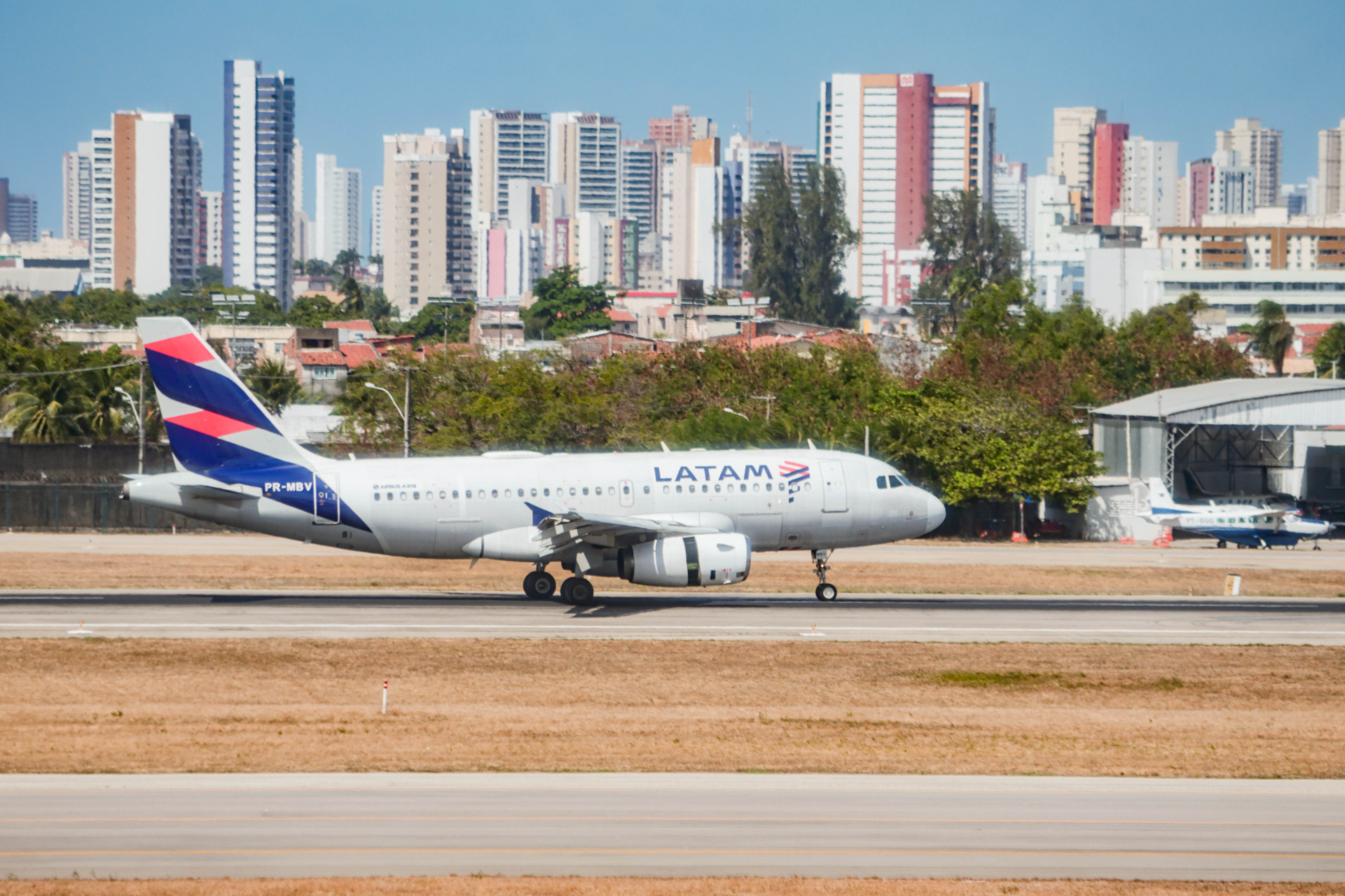 A malha aérea conta com 32 mil assentos disponíveis em dezembro (Foto: Samuel Setubal)