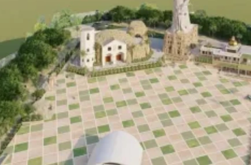 Originalmente planejada para ter 58m, a figura, construída por Markus Moura, teve seu tamanho ampliado após uma revisão. São 32m a mais do que o Cristo Redentor - o ponto turístico carioca tem 38m de altura (30 da estátua e oito da base).