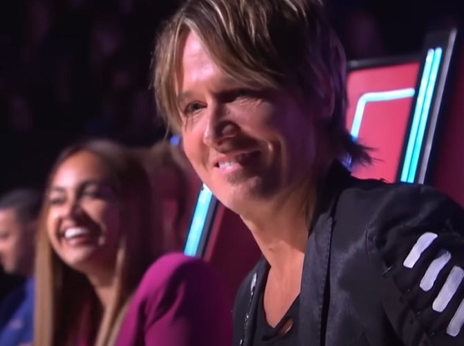 Urban também é uma figura inspiradora na indústria. Como jurado em American Idol, ele compartilhou sua experiência encantando o público e ajudando na captação de novos talentos.