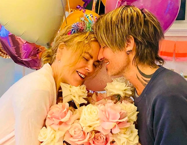 A vida pessoal de Urban é tão badalada quanto sua carreira. Ele se casou com a atriz Nicole Kidman em 2006, e o casal rapidamente se tornou um dos mais admirados de Hollywood.