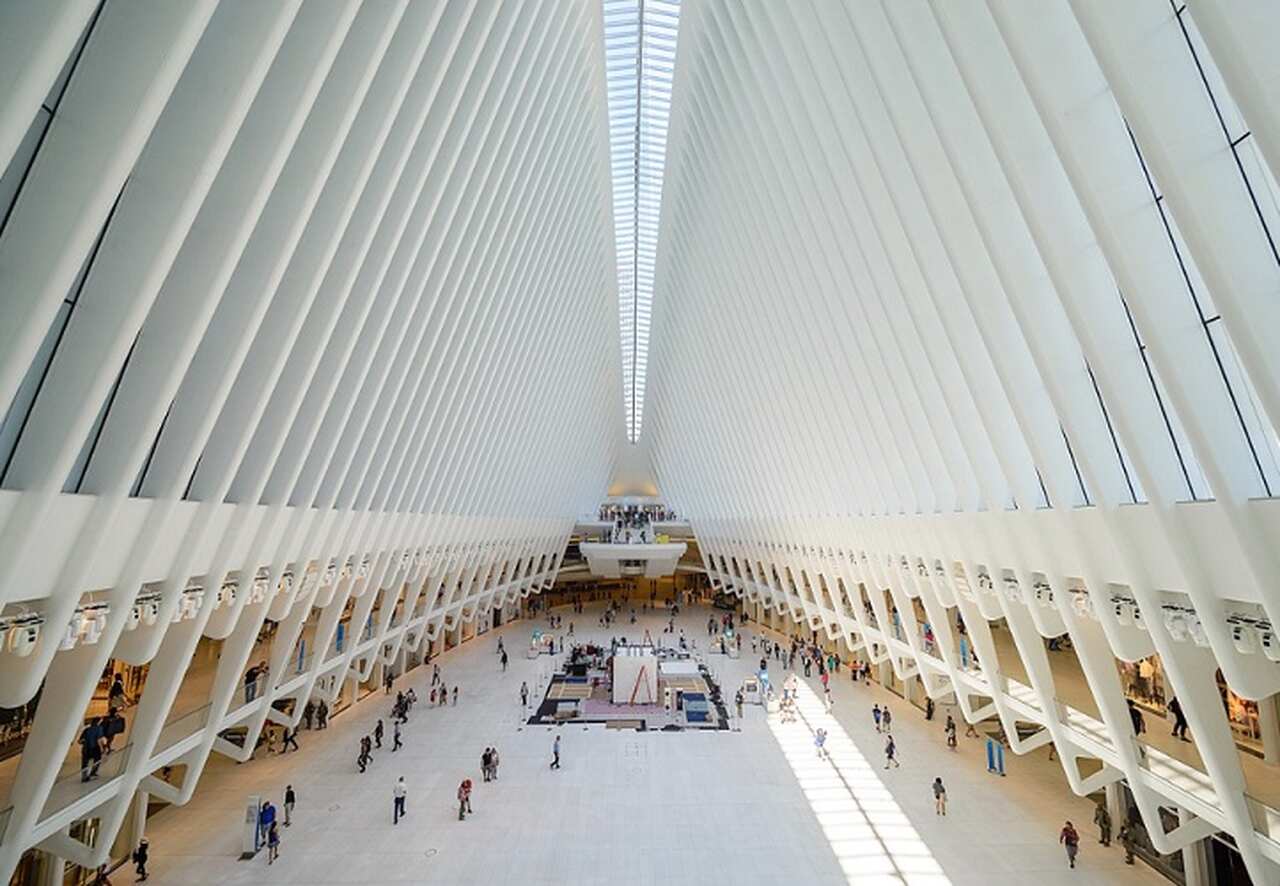 World Trade Center Transportation Hub: hub de transporte que conecta várias linhas de metrô e trens, além de lojas e restaurantes.