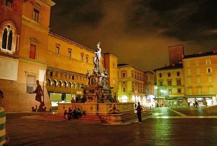 UNIVERSIDADE DE SIENA (Siena, Itália) – 1240 - Fundada para fortalecer a cultura jurídica e administrativa da cidade. Conhecida atualmente por suas faculdades de Direito e Medicina.
