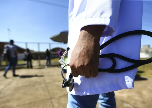 Cursos de medicina com nota baixa no Enamed poder&atilde;o ser impedidos de abrir novas vagas