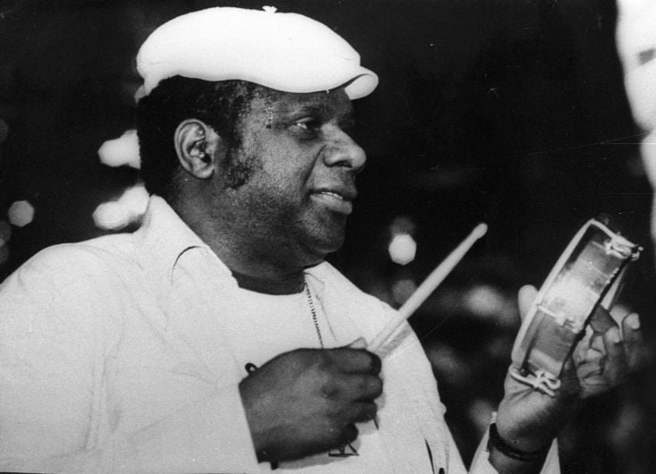 Candeia (1935 - 1978) - Nascido no Rio de Janeiro, é nome cultuado no gênero e que está no panteão da Portela. Compositor e instrumentista, foi também um militante pelas tradições da cultura negra no Brasil. 


