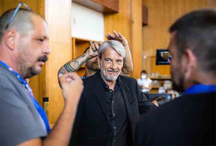 É um aplicativo (Whatsapp) que nunca entrei. Foi passando o tempo e fui tendo mais certeza de que não iria usar. Acho que é uma ferramenta super fundamental para certas profissões, para a minha profissão não é tanto, explicou.