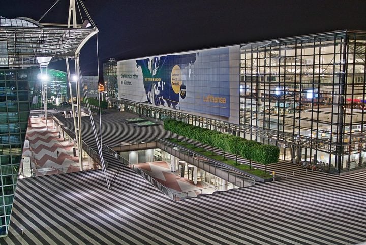 8º) Aeroporto Internacional de Munique (Alemanha): Também conhecido como Aeroporto Internacional Franz Josef Strauss (MUC), ele já foi eleito o melhor aeroporto da Europa pela empresa de consultoria Skytrax.