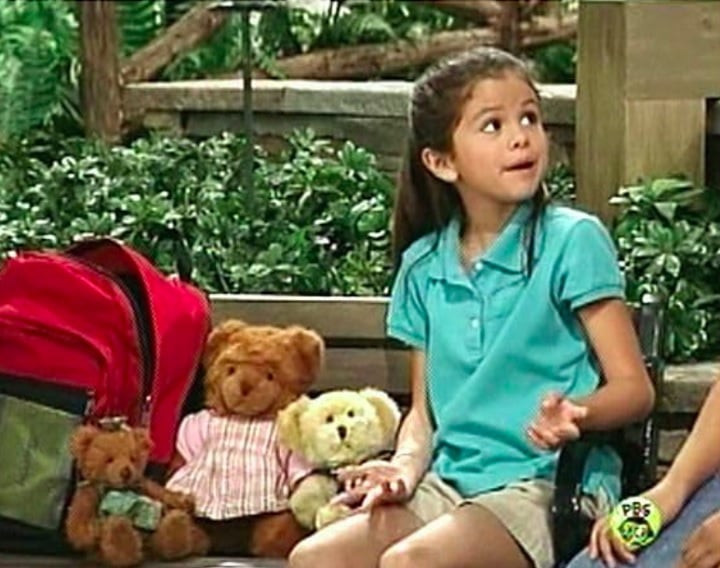 Sua trajetória no entretenimento começou cedo, com aparições em programas infantis como Barney e seus Amigos (2002-2004).