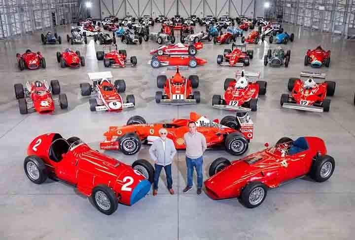 O empresário Bernie Ecclestone, de 94 anos, ex-chefão da Fórmula 1, decidiu colocar à venda sua expressiva coleção de carros. 
