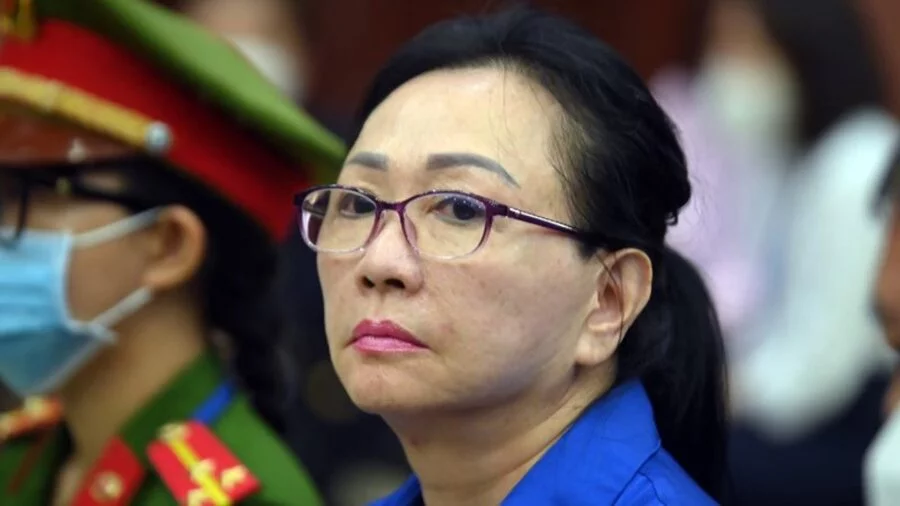 Truong My Lan, empresária condenada por arquitetar o maior escândalo financeiro da história do Vietnã, só escapará da pena de morte se desembolsar 11 bilhões de dólares. Ela é ex-presidente do Van Thinh Phat Group, coorporação do setor imobiliário.
