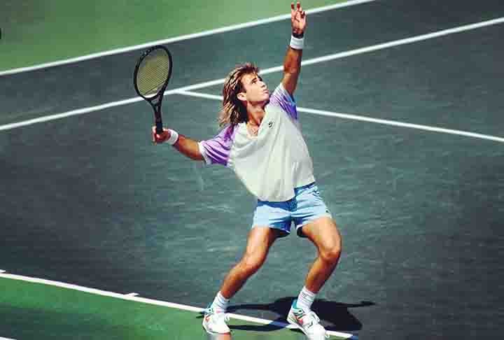 Agassi alcançou o topo do ranking em 1995, posição que ocupou por 30 semanas na carreira. Conquistou os seguintes títulos na carreira: Australian Open (1995, 2000, 2001, 2003), Roland Garros (1999), Wimbledon (1992), US Open (1994, 1999) e Olimpíada de Atlanta (1996).