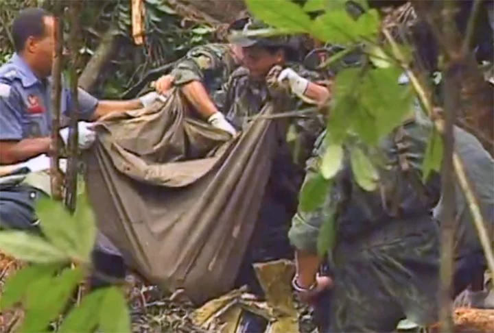 No acidente morreram os 7 passageiros (os 5 da banda, o segurança Sérgio Saturnino Porto e o roadie Isaac Souto, primo de Dinho) e os 2 tripulantes (piloto e co-piloto)