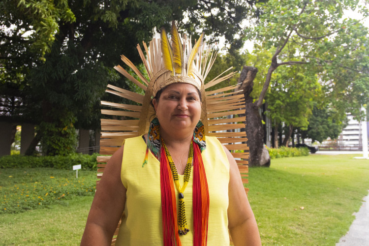 Fortaleza- CE, Brasil, 06-12-24: O Governo do Cear&aacute; apresenta a&ccedil;&otilde;es para o Programa Cisternas no Pal&aacute;cio da Aboli&ccedil;&atilde;o. Na foto, &Aacute;urea Anac&eacute;, ind&iacute;gena da Comunidade do Povo Anac&eacute; da Terra Tradicional. (Foto: Lorena Louise/Especial para O POVO)