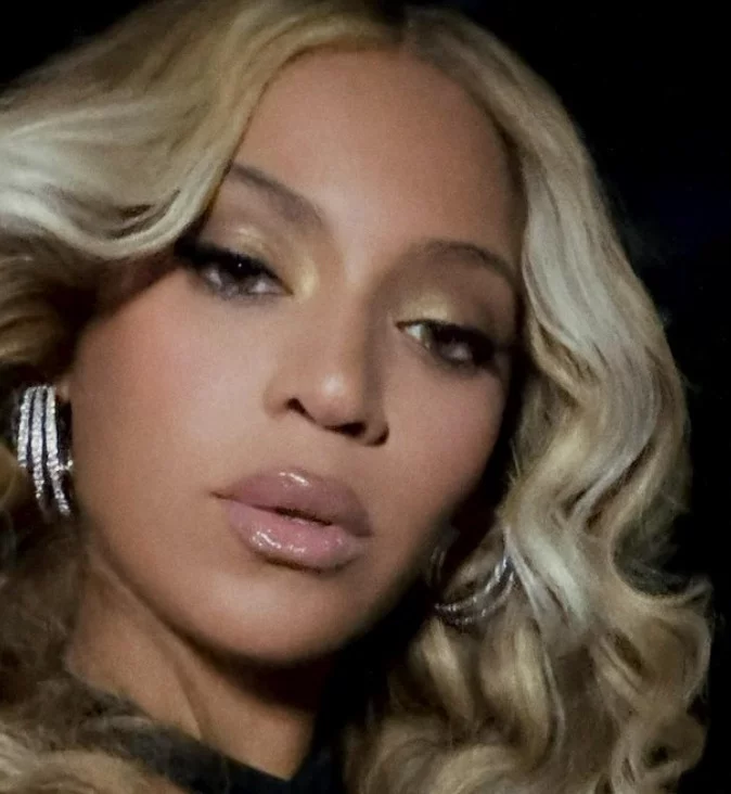 De acordo com o Financial Times, economistas do Danske Bank (Banco Dinamarquês) destacaram que a presença da artista elevou significativamente os preços cobrados em hotéis e restaurantes, provocando impacto direto na inflação local.