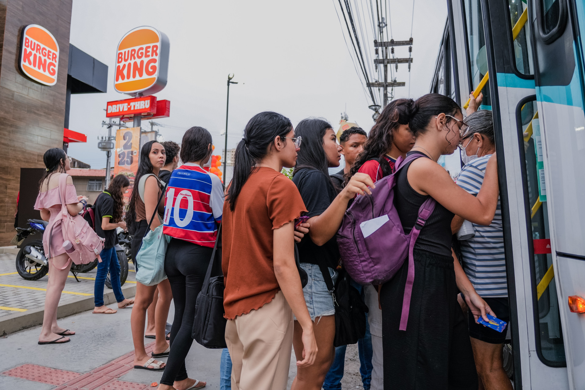 Parada de ônibus na Av. 13 de Maio (Foto: FERNANDA BARROS)