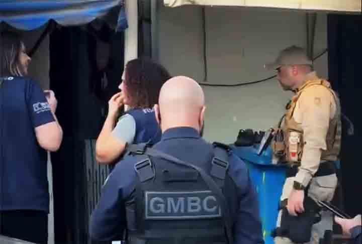 A força-tarefa do Governo do Rio de Janeiro é formada pelas Polícias Civil e Militar, Corpo de Bombeiros, Instituto Estadual do Ambiente (Inea) e Secretaria da Fazenda do estado. 
