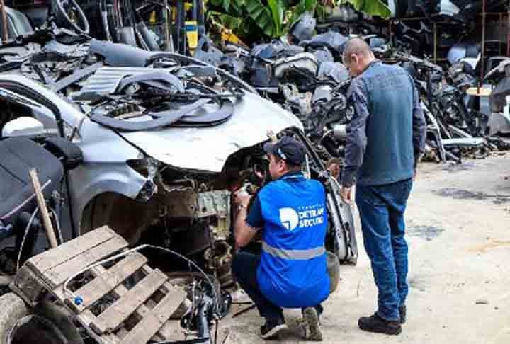 As empresas credenciadas têm 90 dias para fazer a etiquetagem das peças, seguindo os padrões determinados pelo órgão. 
