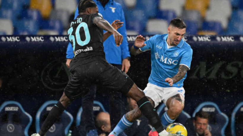 Gustav Isaksen garante vitória no Estádio Diego Armando Maradona e Atalanta é a nova líder do Calcio
