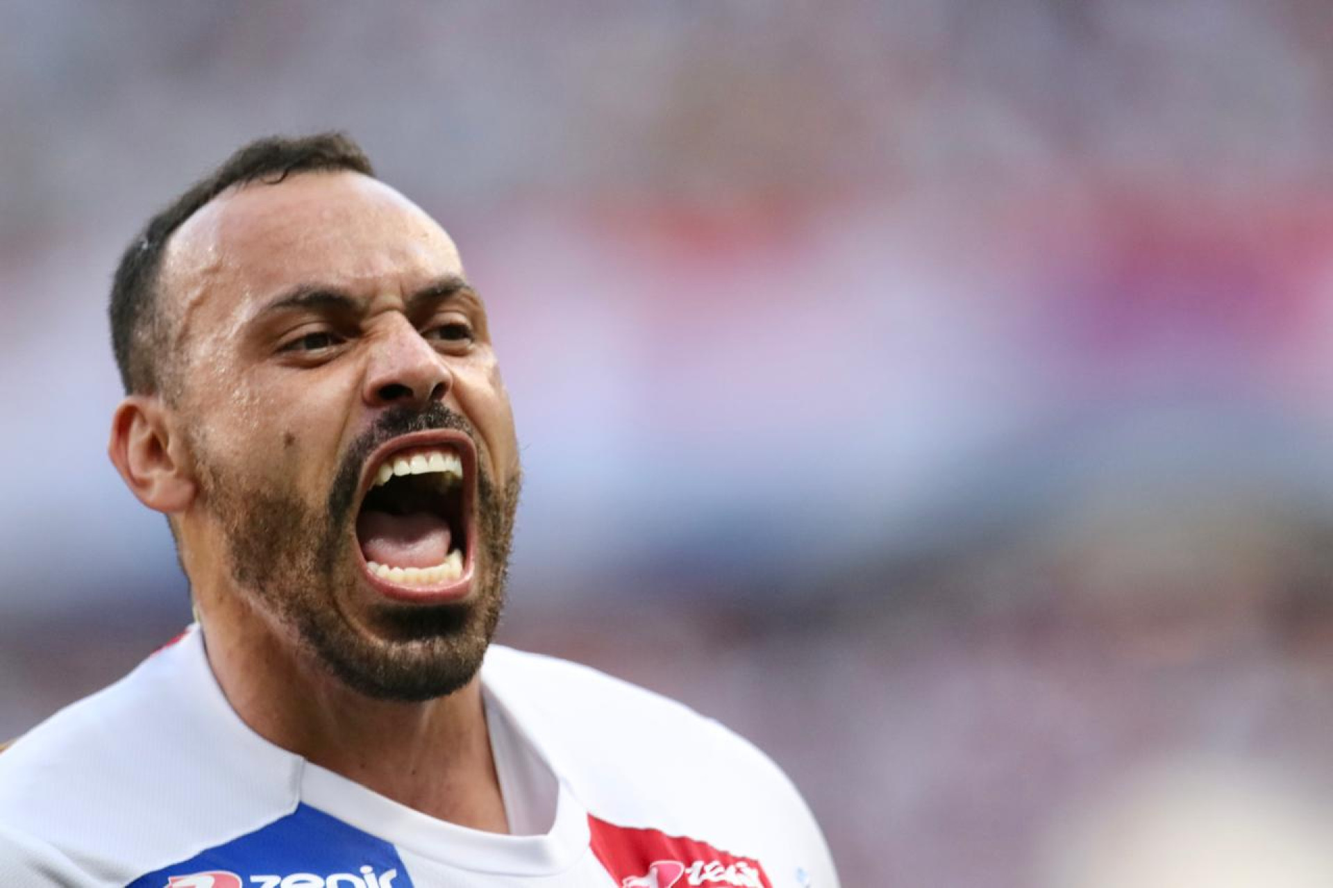 Moisés marcou dois gols no primeiro tempo do jogo entre Fortaleza e Internacional, na Arena Castelão. (Foto: Fábio Lima/O POVO)