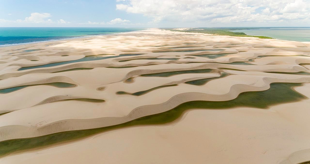 E uma das paisagens mais incríveis no Piauí fica no Delta do Parnaíba, na foz do Rio Parnaíba, entre Piauí e Maranhão. Formações de duna, mangues e ilhotas compõem um cenário semelhante aos Lençóis Maranhenses, que ficam na parte ocidental e são mais famosos.