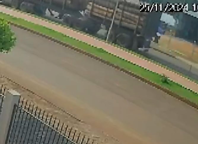 Ao entrar em contato com a empresa proprietária do caminhão, Keli contou que eles atribuíram o acidente à posição dos cabos, alegando que eles já estavam parcialmente caídos na via.