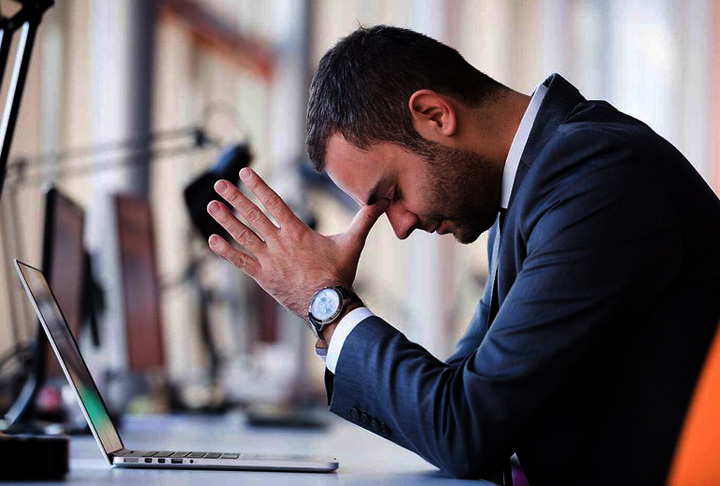 Um estudo realizado pela consultoria Gallup apontou que o Brasil é o 4º país da América Latina com maior número de profissionais tristes ou com raiva.