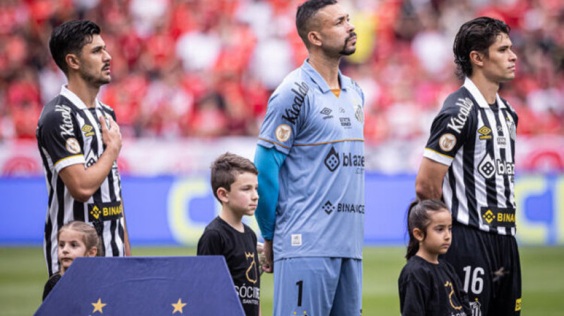 Goleiro alega salários atrasados e busca encerrar vínculo com o Peixe, que vai até o final de 2025