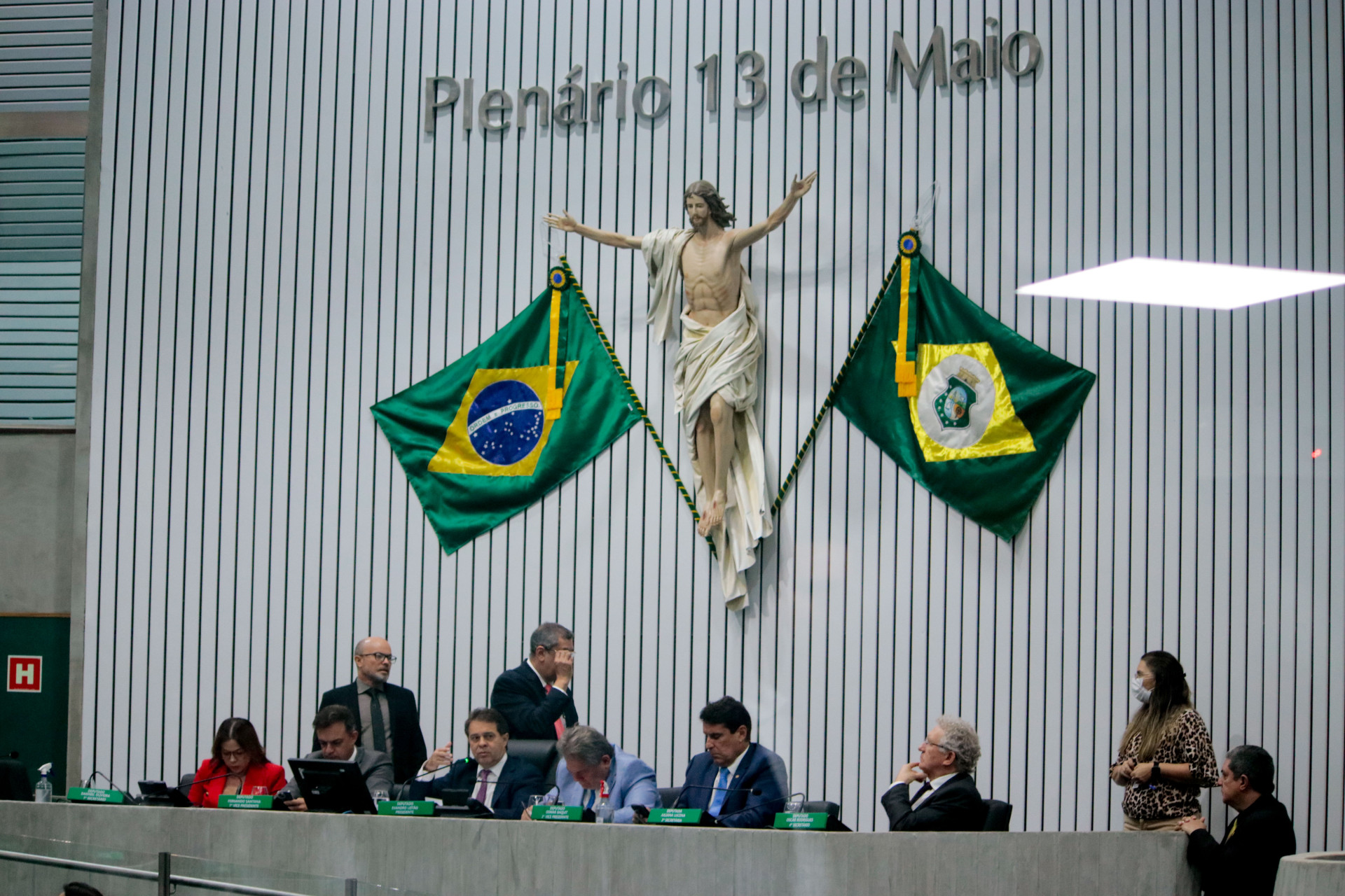 FORTALEZA, CEARÁ, BRASIL, 13-12-2024: Evandro Leitão e romeu aldigueri presidem a votação na Alece sobre a indicação de Onélia Santana que será conselheira do TCE Ceará. (Foto: Samuel Setubal/ O Povo)