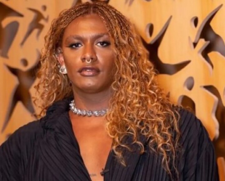 O renascimento do vinil tem sido verificado no Brasil também. Artistas da nova geração, que cresceram e entraram no mercado na era das plataformas de streaming de música, têm lançado discos. É o caso, por exemplo, dos cantores Jão e Liniker (foto).

