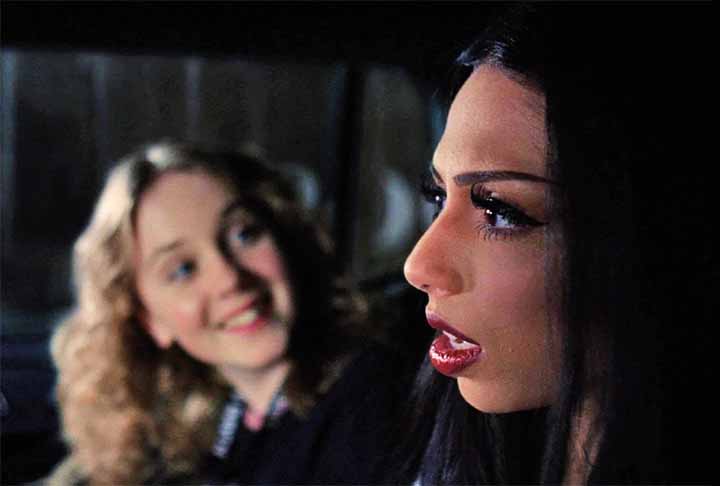 A ideia foi em conjunto com a filha Saleka Shyamalan, que é uma das estrelas do suspense. Ela, desde muito jovem, sempre quis seguir os passos do pai na carreira artística. A norte-americana, então, nasceu em 1 de agosto de 1996 e se tornou uma cantora, compositora e atriz.