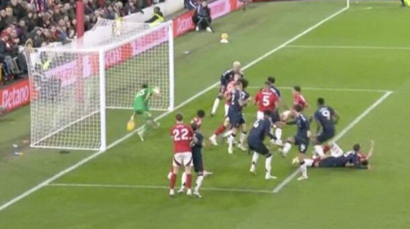 Argentino fez defesa antológica. Mas não consegue evitar que o time da casa virasse o jogo na reta final e pulasse para 4º no Inglês