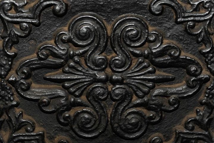 Com o avanço da tecnologia e da metalurgia, os cofres se tornaram cada vez mais resistentes e seguros. 