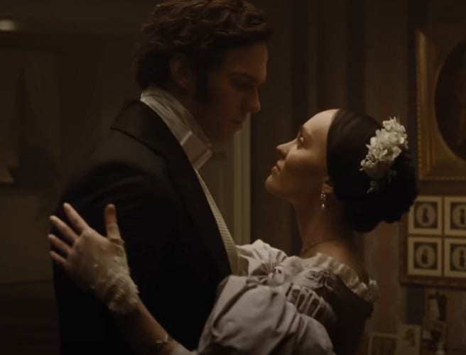 Durante as filmagens, o ator revelou que Eggers impôs uma regra curiosa para a performance dos atores: Não mexer as sobrancelhas. A peculiar exigência visava a garantir interpretações mais autênticas e imersivas, típicas do estilo de direção de Eggers. O filme estreará em 2025.