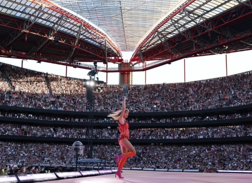 Após as apresentações no estádio San Siro, em Milão, ela declarou ter realizado sonho de conhecer o público da cidade italiana. “Uau, Milão! Estes foram realmente dois dos meus públicos favoritos de todos os tempos”.
