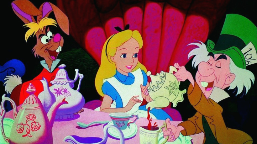 Inspirado no clássico "Alice no País das Maravilhas", o livro apresenta de forma acessível e criativa conceitos sofisticados da matemática, com foco nos sistemas dinâmicos