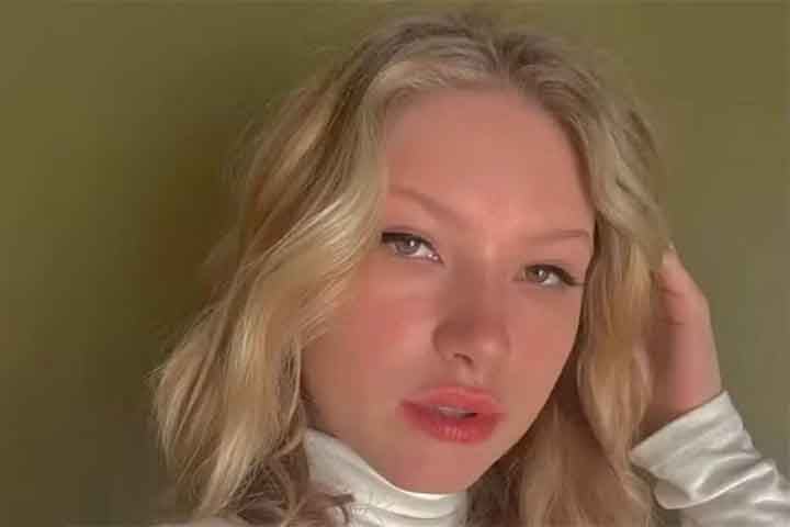 A catarinense Livia Voigt, de 19 anos, é a bilionária mais jovem do mundo, segundo ranking anual de super-ricos divulgado pela revista Forbes. 
