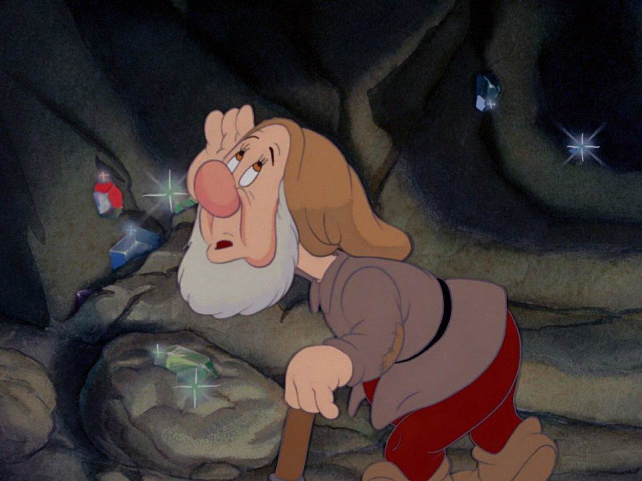 5º Lugar: Atchim (Branca de Neve e os Sete Anões - 1938). Um dos sete anões mais amáveis da Branca de Neve, seu nome é proveniente do fato de espirrar demasiadamente por ser alérgico a quase tudo.