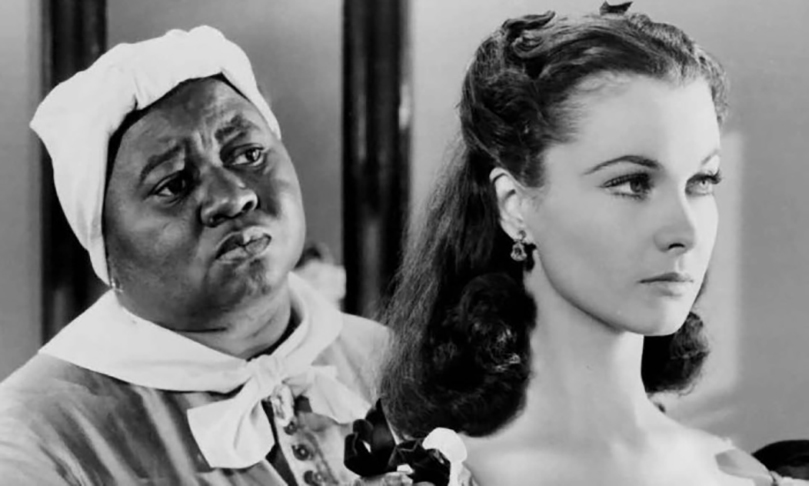 A barreira quebrada por Poitier teve precedente nos anos 40. A primeira pessoa negra a ser indicada e a ganhar um Oscar (embora não como atriz principal) foi Hattie McDaniel (1893-1952), premiada como Melhor Atriz Coadjuvante (1940) pelo papel de Mammy, empregada de Scarlett O'Hara (Viven Leigh) em E O Vento Levou. 