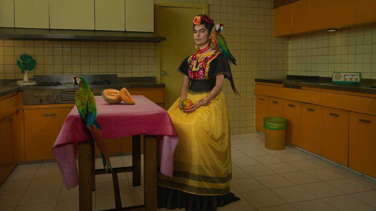 No segmento “Retratos como Frida”, o público teve a oportunidade de recriar imagens a partir da estética inconfundível de artista plástica. Veja agora dados sobre essa personalidade controversa e cheia de talento.
